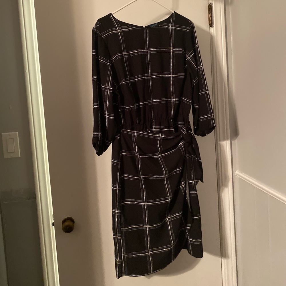 Black and white plaid front wrap dress Size 14 - zipper in back- elastic waste